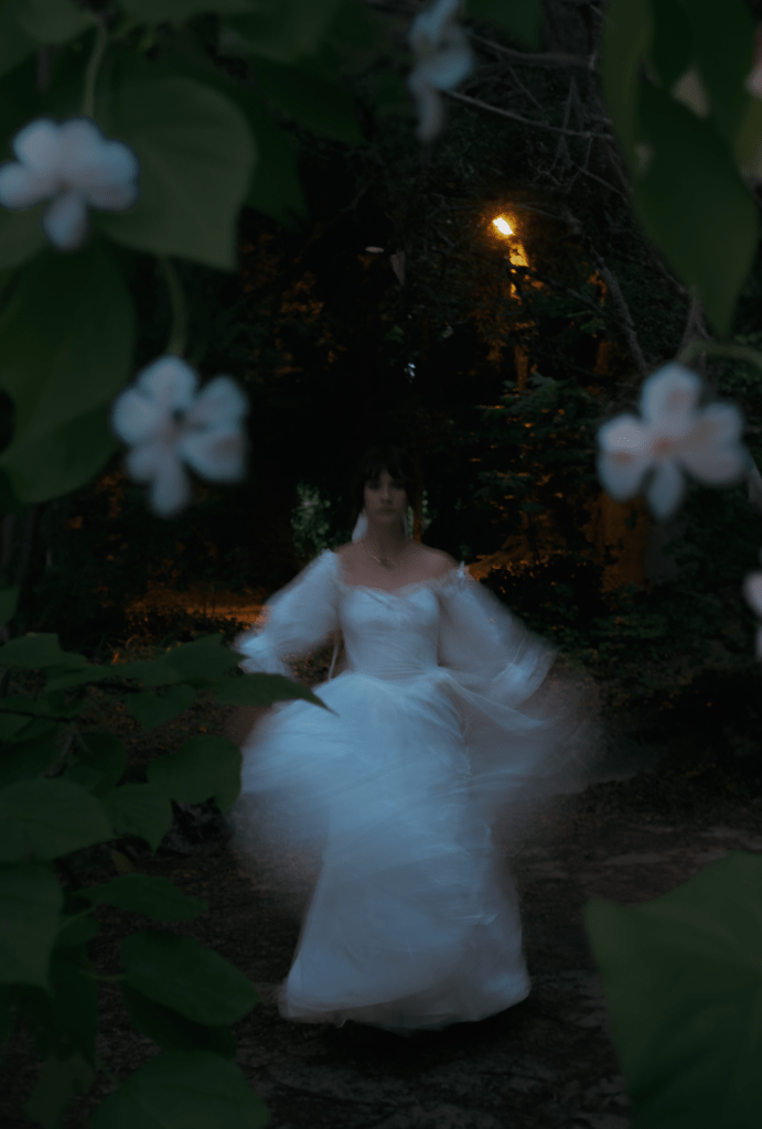 fashion editorial vintage wedding dress of laura ashley france boullion nature srdv photography